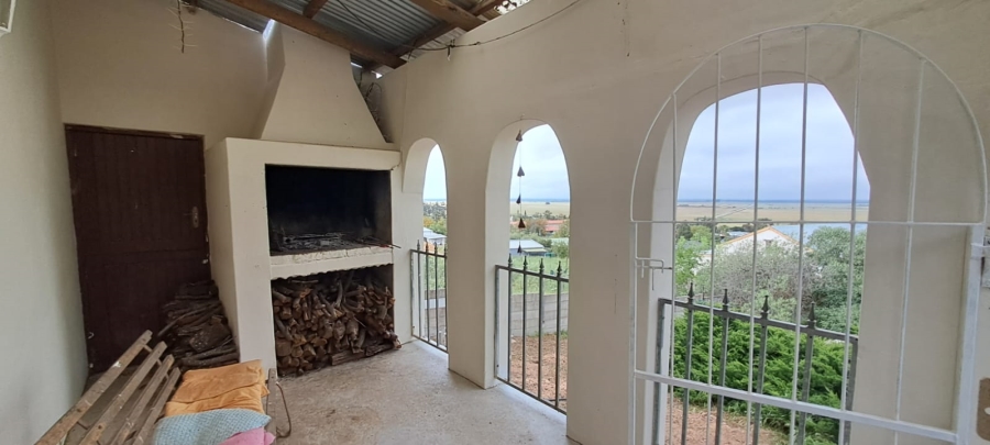 5 Bedroom Property for Sale in Aurora Western Cape